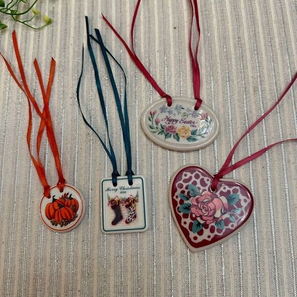 LONGABERGER lot of tie- on Ceramic Vintage‎ Hanging Ornaments 4 pieces - Picture 2 of 7